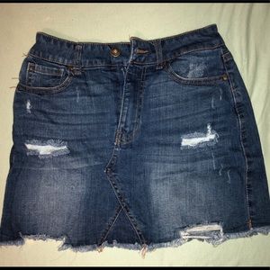 Denim skirt, worn twice. In great condition !